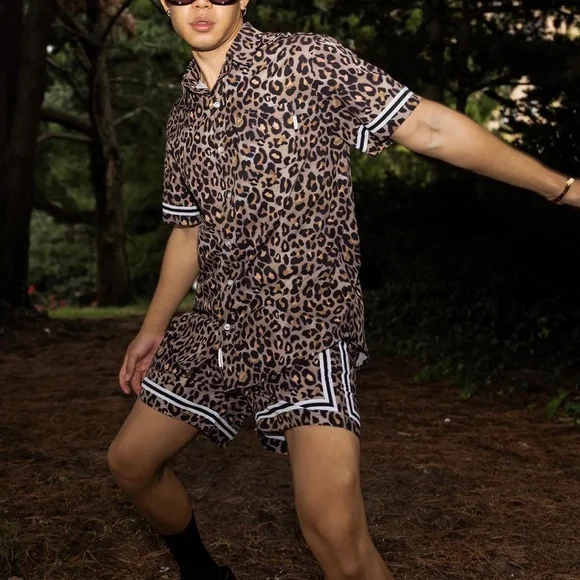 MAVRANS SET LEOPARD GAME WEEKEND SHIRT and SHORTS Size M